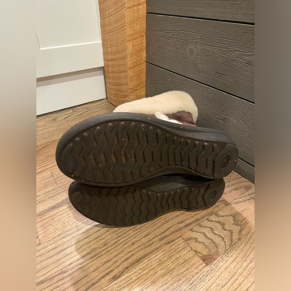 Uggs - Picture 4 of 4